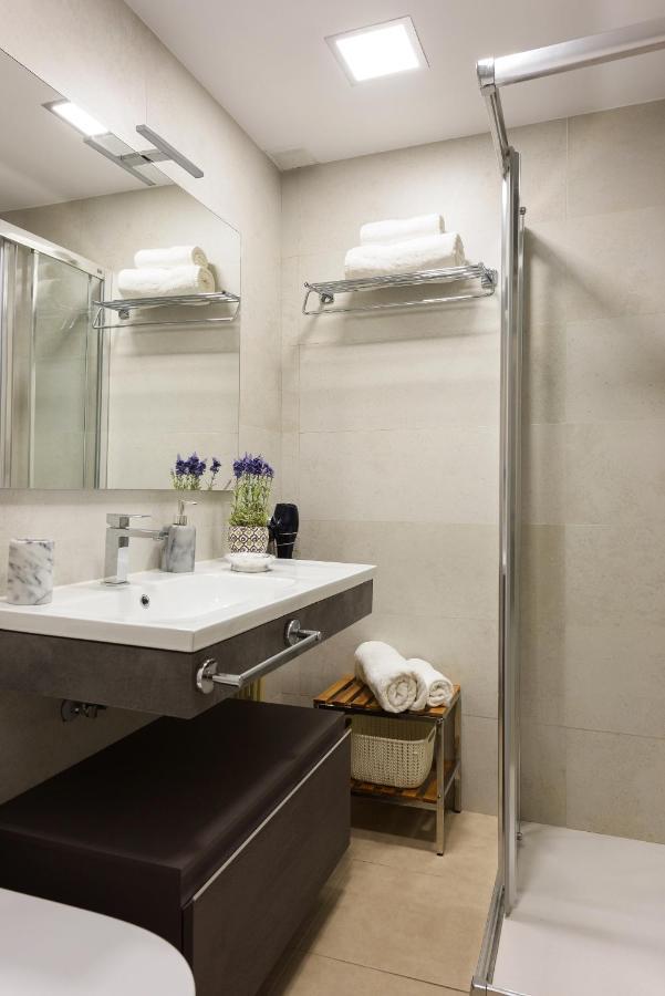 Apartamento Centrico Parking Aire Acondicionado Y Wifi غرناطة المظهر الخارجي الصورة